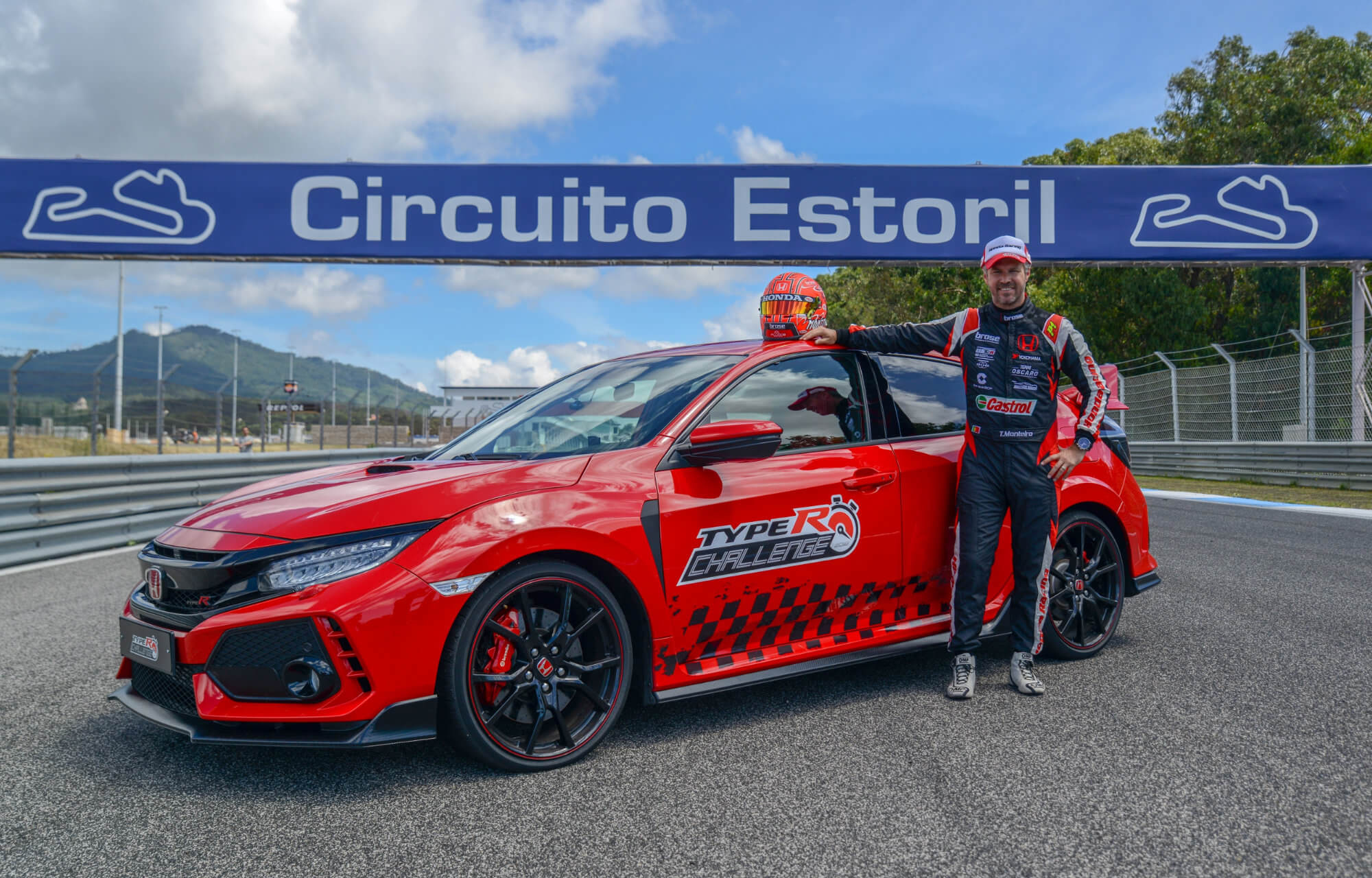 Honda Civic Type R sets new lap record at Estoril Circuit in Portugal